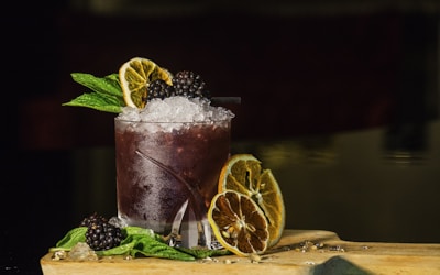 球迷们在线上论坛发布评论和帖子